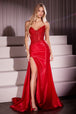 Vestido evasé con abertura y apliques de tafetán sin tirantes de Ladivine CM369