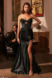Vestido de satén con pedrería y abertura, sin tirantes, de Ladivine CM378
