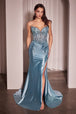 Vestido de satén con apliques, palabra de honor y abertura de Ladivine KV1112