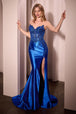 Vestido de satén con apliques, palabra de honor y abertura de Ladivine KV1112