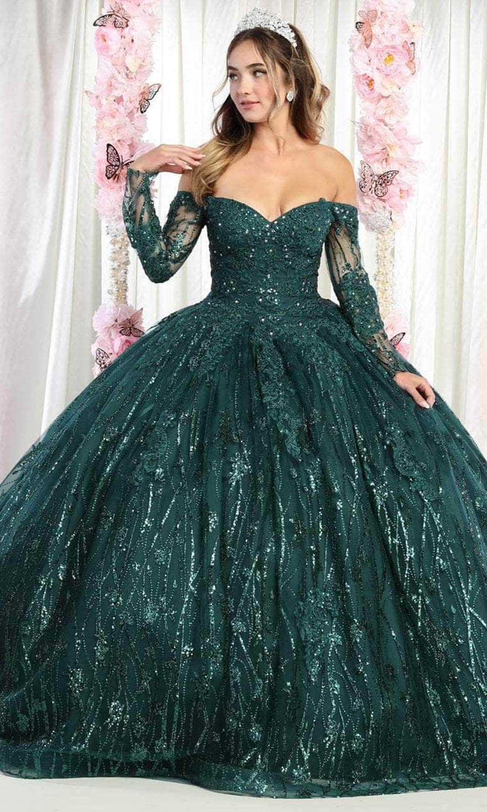 Vestido de quinceañera de lentejuelas y manga larga LK162