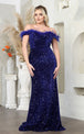 Vestido de fiesta con hombros descubiertos y plumas RQ7992