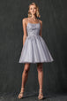 Vestido corto sin mangas con apliques florales de Juliet 860