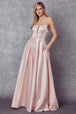 Vestido largo de satén con espalda de tirantes de Juliet 687
