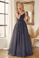 Vestido largo de tul sin mangas adornado de Juliet 251