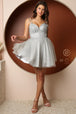 Vestido corto de pedrería de Nox Anabel F732