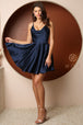 Vestido corto de satén de Nox Anabel R759