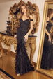 Vestido de sirena de plumas sin hombros de Nox Anabel C1106