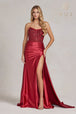 Vestido sin tirantes bordado con aberturas de Nox Anabel E1174