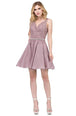 Vestido Corto con Cuello en V y Cuerpo de Encaje Dancing Queen 3011
