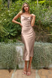 Vestido midi de satén entallado de Ladivine BD103