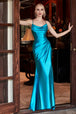 Vestido con capucha satinado CH172
