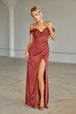 Vestido de gasa satinada sin hombros con corpiño encorsetado y abertura frontal EVA 3461