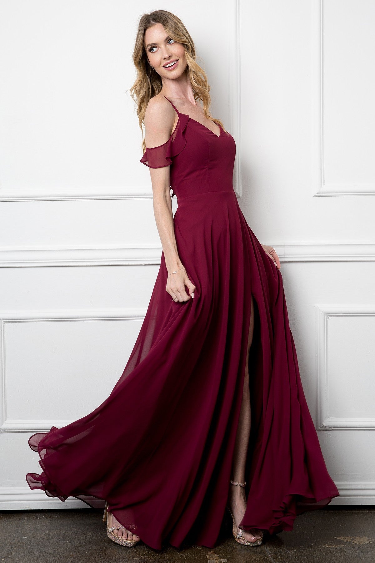 Vestido de gasa con manga volante, abertura frontal y bolsillos EVA 3447